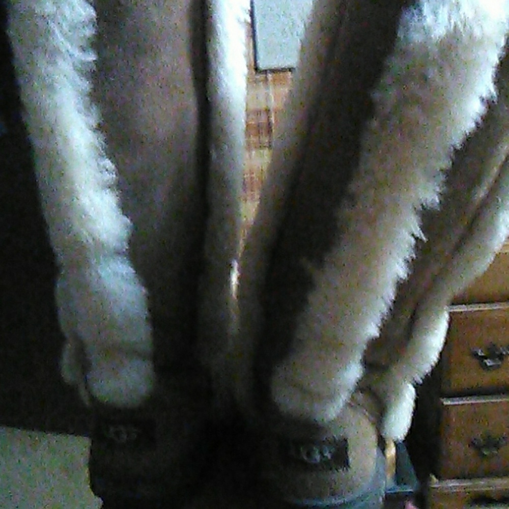 UGGs - Picture 3 of 4